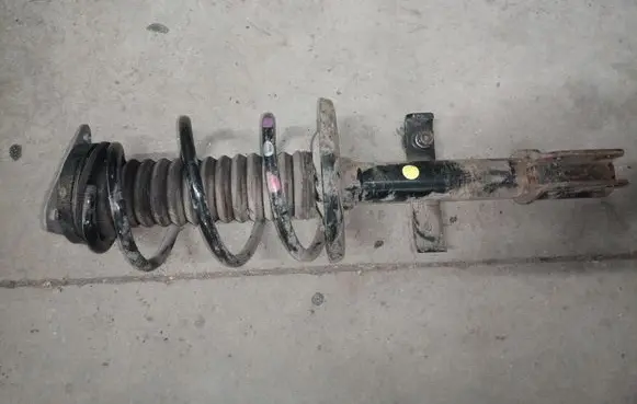 Renault Captur Front shock absorber/damper