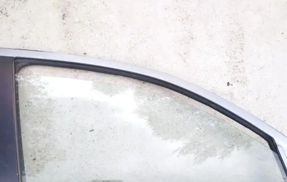 Mitsubishi Outlander Front door window glass four-door