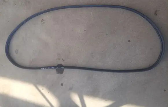 Mazda 3 III Trunk rubber seal (body) 