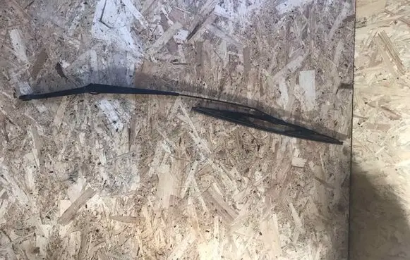 BMW X3 E83 Windshield/front glass wiper blade 