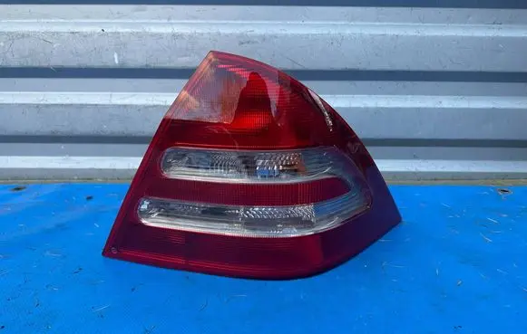 Mercedes-Benz C W203 Rear/tail lights A2038200264