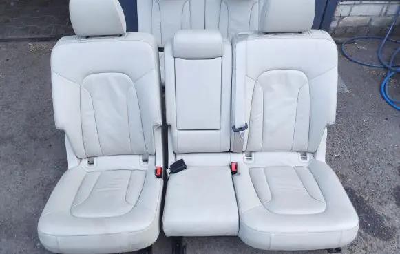 Audi Q7 4L Rear seat 
