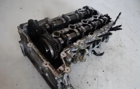Opel Astra J Engine head 55489308