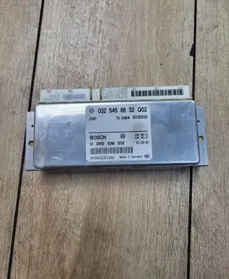 Mercedes-Benz E W211 ESP (stability system) control unit 0325456632 DKE831021380