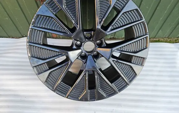 Audi Q8 R21 alloy rim 4KE601025AL