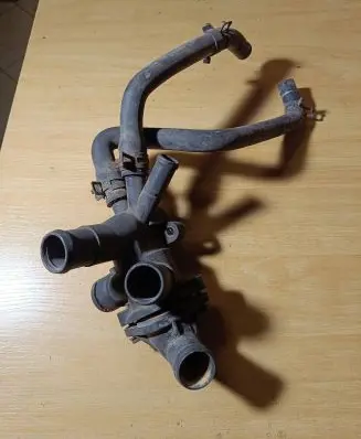 Seat Ibiza II (6k) Engine coolant pipe/hose 030121117N