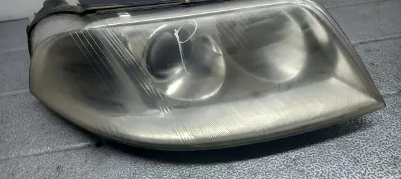 Volkswagen PASSAT B5.5 Front reflector 