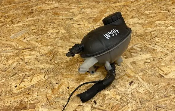 Mercedes-Benz C W205 Coolant expansion tank/reservoir A2055000049
