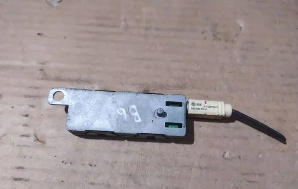 Volkswagen PASSAT B6 Antenna control unit 3C9035552A