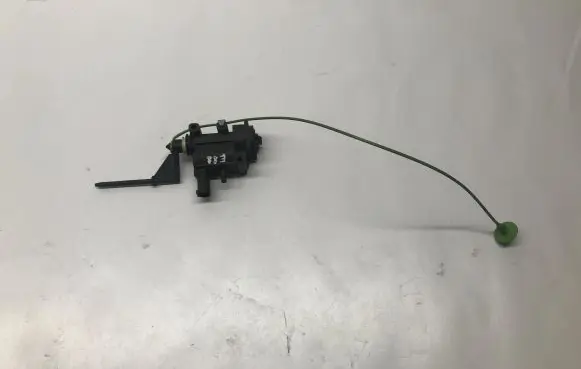 Fuel tank cap lock motor