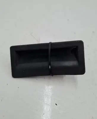Tailgate opening switch