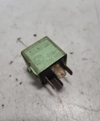 BMW 5 E34 Other relay 8366600