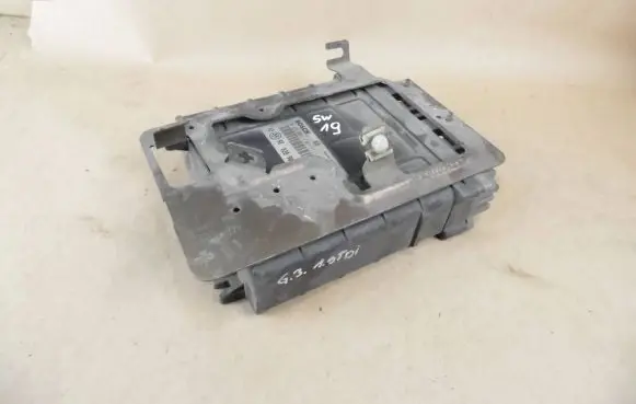 Volkswagen Golf III Engine control unit/module 0281001170 02890602
