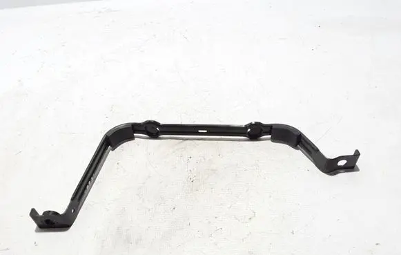 Fuel tank mounting bracket
