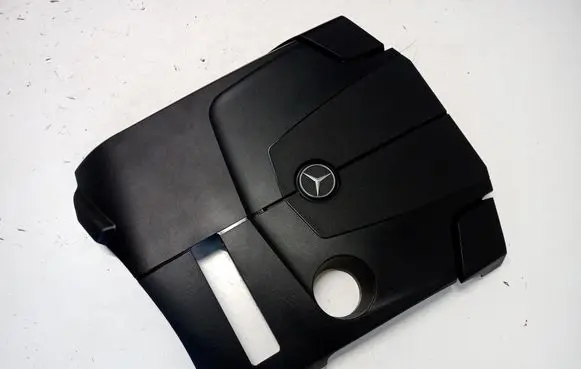 Mercedes-Benz C W204 Engine cover (trim) A2740100067