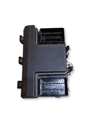 Ford Mondeo MK V Fuse module FG9T14A067EB 02562646 G2811AD