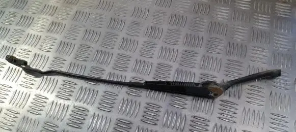 Opel Vectra B Front wiper blade arm 90504175