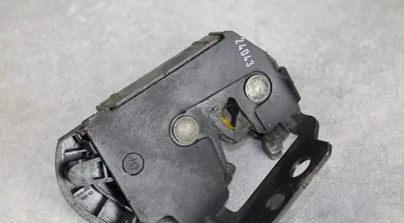 Volvo C30 Tailgate lock latch 30649106