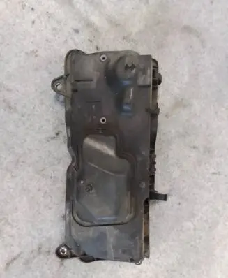 Renault Master III Rocker cam cover 175B18320R