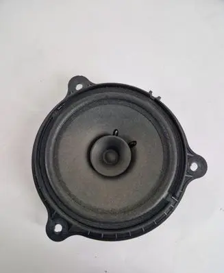 Renault Kadjar High frequency speaker in the rear doors 