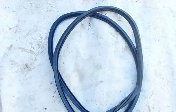 Volkswagen Golf VI Rubber seal front coupe door