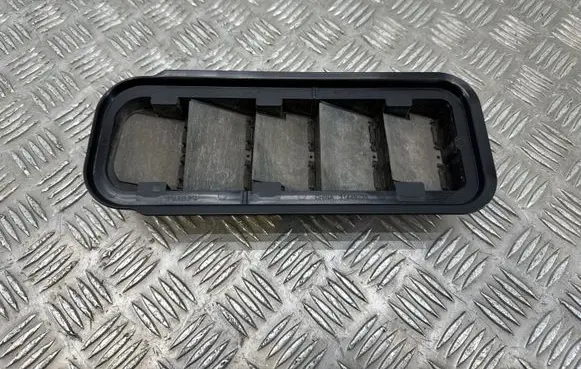Volvo XC40 Quarter panel pressure vent 31449325