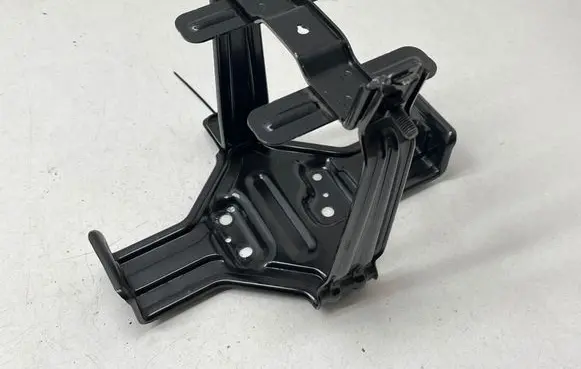 Battery bracket