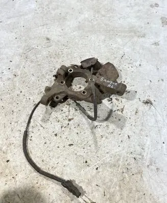 Hyundai Santa Fe Front wheel hub spindle knuckle