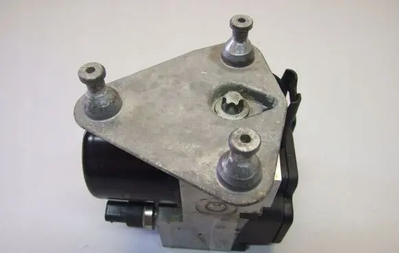 Mercedes-Benz A W168 ABS Pump 0044310912