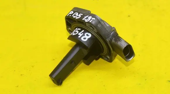 Volkswagen PASSAT B5 Oil level sensor 1J0907660B