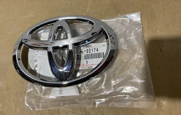Toyota Prius (XW50) Manufacturer badge logo/emblem 9097502174