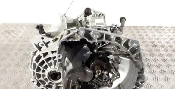 Jeep Renegade Manual 6 speed gearbox C630