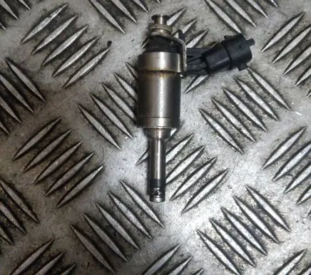 Ford Focus Fuel injector 0261500