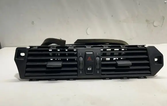 BMW 5 E60 E61 Dash center air vent grill
