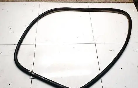 Citroen C5 Rubber seal front coupe door 