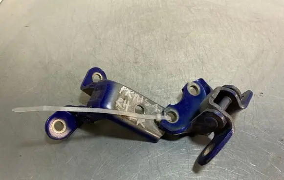Toyota Prius (XW50) Front door hinge set 