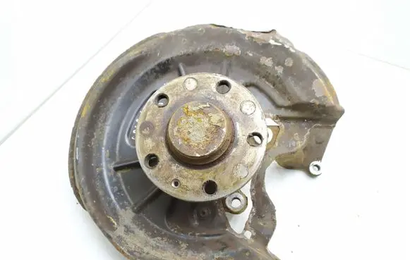 Volkswagen Golf VI Rear wheel hub