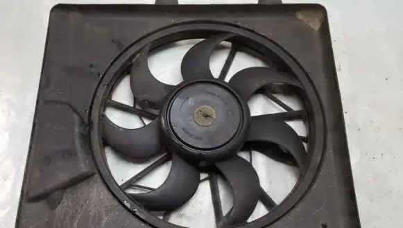 Hyundai Accent Radiator cooling fan shroud 4569631 1669-0200