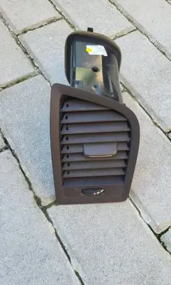 Volvo XC60 Dashboard side air vent grill/cover trim 006805 06781