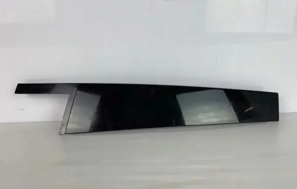 Skoda Octavia Mk4 Front door glass trim molding 5E3839902