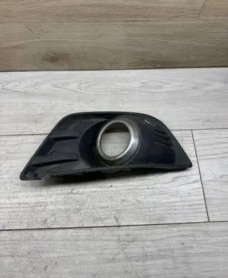 Ford Fiesta Front fog light trim/grill 