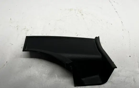 Ford Mustang VI Rear/tail light trim molding FR3B13A580A