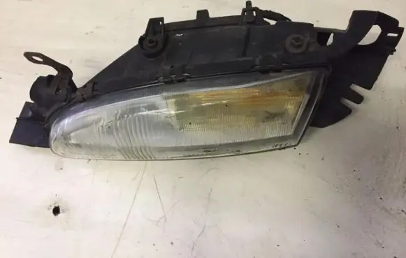 Ford Mondeo MK I Headlight/headlamp