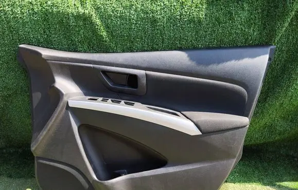 Suzuki SX4 S-Cross Front door card panel trim