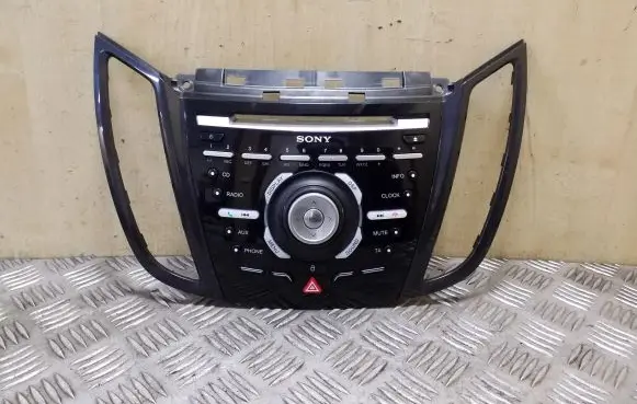 Head unit multimedia control
