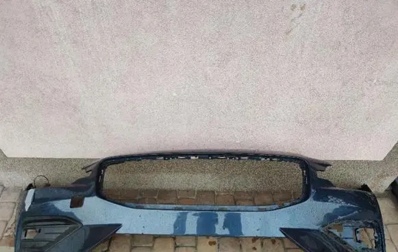 Volvo V60 Front bumper 31690589