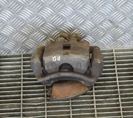 Chevrolet Malibu Front brake caliper