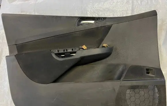 Volkswagen PASSAT B6 Front door card panel trim 3C1857011DS