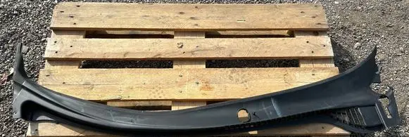 Chevrolet Corvette C6 Wiper trim 15822873