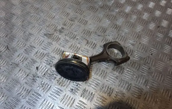 Volkswagen Routan Piston 